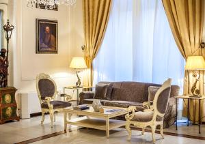 Grand Hotel Rimini的休息区