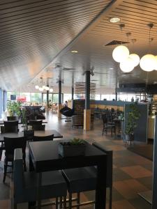 A restaurant or other place to eat at Totalenergies Frit Autentic Habay-la-Neuve