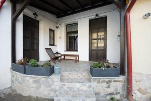Gallery image of Gorgeous Brasov Flat with Patio and Mountain Views in Braşov