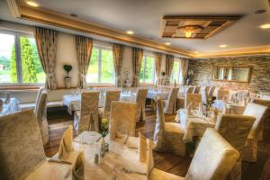 Predel za sedenje v nastanitvi Hotel Rösch