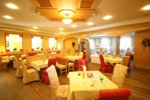 Restavracija oz. druge možnosti za prehrano v nastanitvi Hotel Rösch