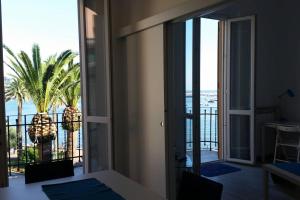 A general sea view or a sea view taken from Az apartmant