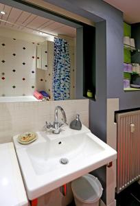 Et badeværelse på Margaret Apartment for 5 people with Panorama Terrace + 51 billeder