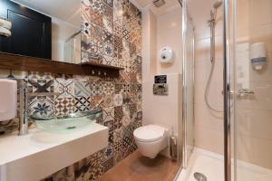 Kúpeľňa v ubytovaní Tsikeli Boutique Hotel Meteora - Adults Friendly