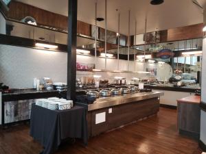 Reštaurácia alebo iné gastronomické zariadenie v ubytovaní Baymont by Wyndham Red Deer