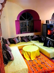 A seating area at Auberge Kasbah Tiriguioute