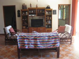 Χώρος καθιστικού στο Villa Vista Verde Ground Floor Home, Save Hundreds on your trip, Reduced Prices on Tours