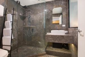 Phòng tắm tại Jephson Hotel & Apartments