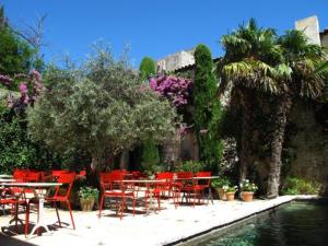 Gallery image of Hotel Les Templiers in Aigues-Mortes