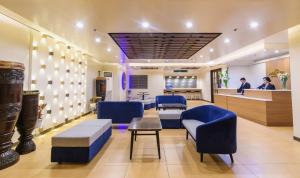 Lobbyen eller receptionen på Microtel by Wyndham Davao