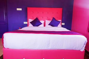 Ένα ή περισσότερα κρεβάτια σε δωμάτιο στο The Bowers Chalet