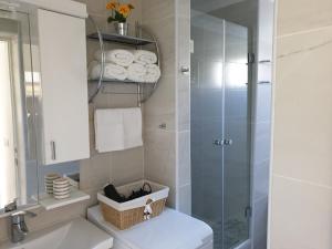 Kúpeľňa v ubytovaní Apartment LANA Kaštel Stari + 21 fotografií