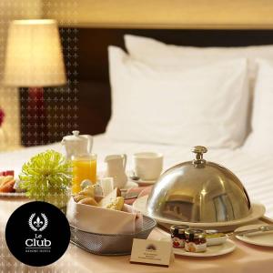 Makanan di atau berdekatan hotel