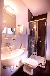 Een badkamer bij Hotel Saint Sauveur by WP Hotels