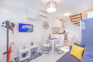 Kuchyňa alebo kuchynka v ubytovaní Apartment Sendi 5 min from the beach