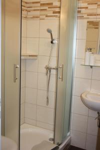 A bathroom at Polus Pension