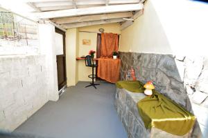 Posedenie v ubytovaní Eveline House
