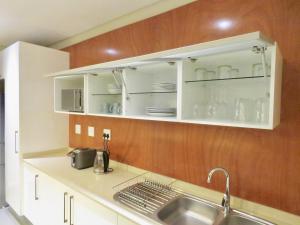 O bucătărie sau chicinetă la The Executive - Exclusive Self-Catering Apartments - Ezulwini