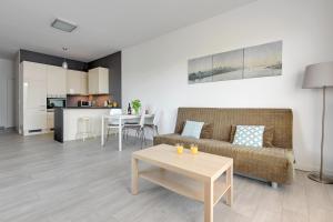 Kuchyňa alebo kuchynka v ubytovaní Golden Bay by Nadmorski Dwór Apartments