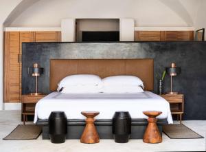 Кровать или кровати в номере Thompson Zihuatanejo, A Beach Resort, by Hyatt