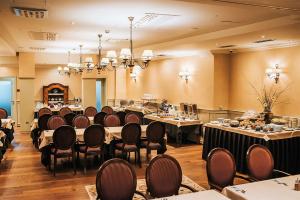Restaurant o un lloc per menjar a Hotel Mitra, Story Hotels