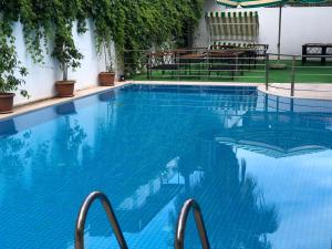 Bazén v ubytování Sava Hotel nebo v jeho okolí