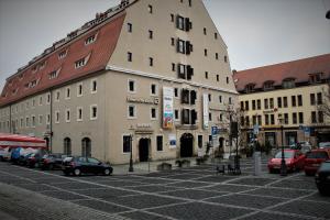 Gallery image of BUDGET APARTMENTS - SALZHAUSBLICK FERIENWOHNUNGEN - TOP INNENSTADT LAGE am SALZHAUS STADTZENTRUM mit HOTELBETTEN in Zittau