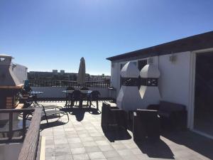 Balkón alebo terasa v ubytovaní DARUMA APARTMENTS 3-Bedroom Penthouse with Sea Views