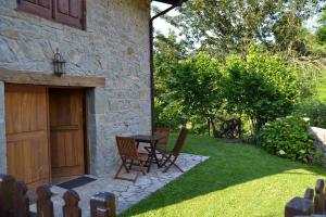 A garden outside La Corte del Rondiellu 1
