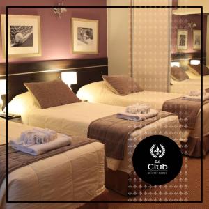 Katil atau katil-katil dalam bilik di leclub resort hotel