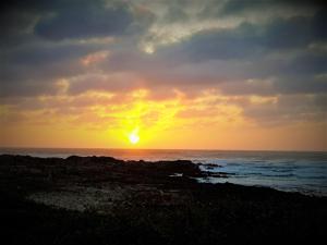 GouritzmondにあるGourikwa Nature Reserveの夕日を眺めながらの海上の夕日
