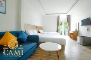 TV a/nebo společenská místnost v ubytování Lacami Dalat Hotel