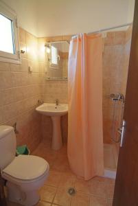 Koupelna v ubytování Joy Hotel