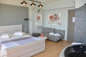 Voodi või voodid majutusasutuse Scorpios Sea Side Hotel toas