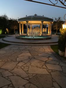 Aed väljaspool majutusasutust Hotel Ristorante Borgo Antico