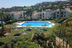 Basen w obiekcie Marbella, Los Arqueros Golf & Country Club, Sleeps 7 plus 1 child lub w pobliżu