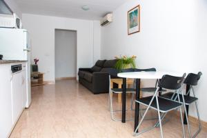 Kuchyňa alebo kuchynka v ubytovaní Aparthotel Iris