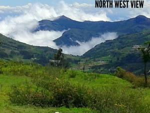 Imagem da galeria de The Bowers Chalet Private Campfire & Lawn BBQ, WIFI, Breakfast Hill Top 360 degree view em Ooty