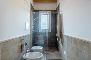 A bathroom at Dimora Villa Ada