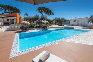 The swimming pool at or close to Dimora Villa Ada