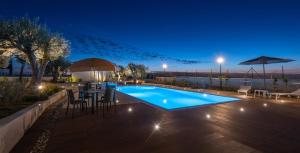 The swimming pool at or close to Dimora Villa Ada