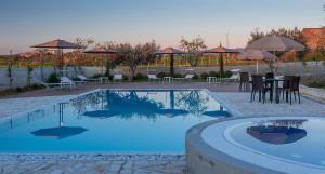 The swimming pool at or close to Dimora Villa Ada