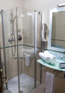 A bathroom at Hotel Boutique Convento Cádiz