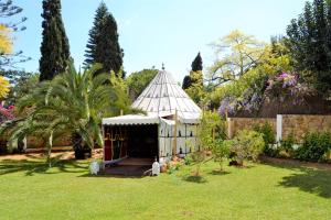 O grădină în afara Villa El Mirador