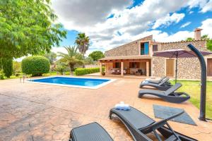 Villa con piscina y casa en Finca Miralles, en Búger