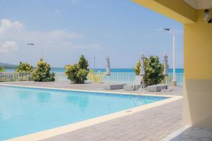 Πισίνα στο ή κοντά στο The Marina Villa de Sonja