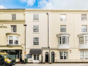 Gallery image of 31 Queens Terrace in Southampton