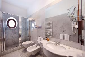 Koupelna v ubytování Hotel Palazzo Guardati + 37 fotografií