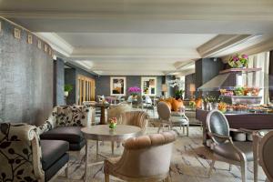A seating area at Hotel Mulia Senayan, Jakarta
