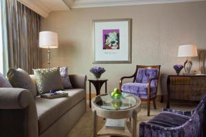 A seating area at Hotel Mulia Senayan, Jakarta